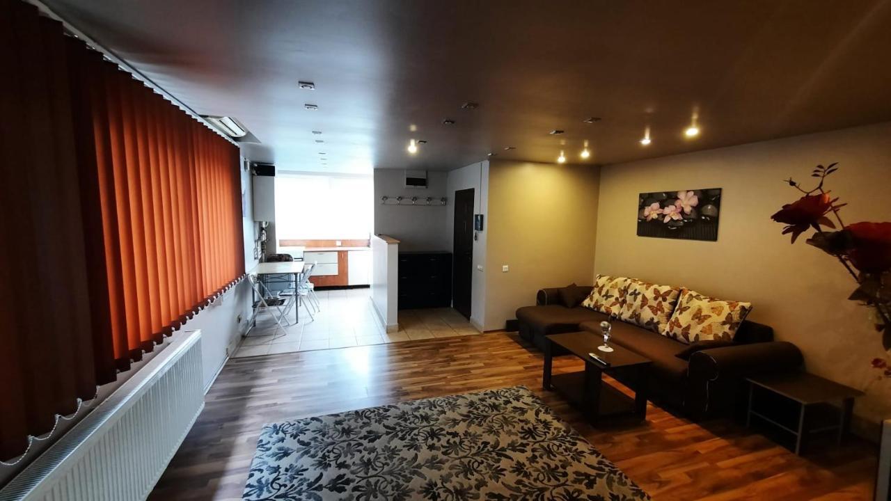 Apartament Laurentiu - etaj.1 Bucarest Extérieur photo