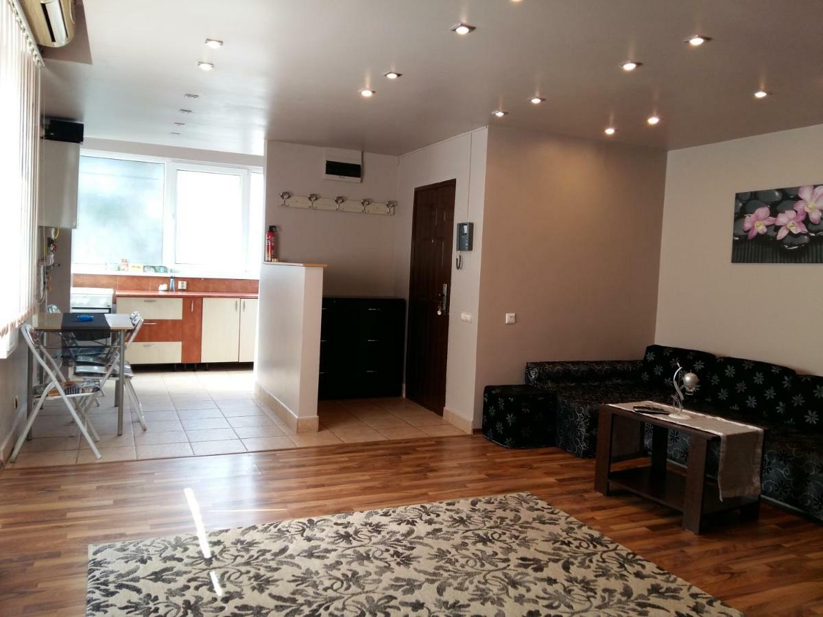 Apartament Laurentiu - etaj.1 Bucarest Extérieur photo