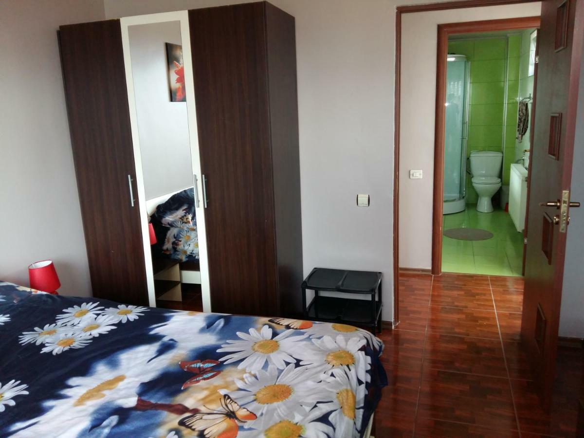 Apartament Laurentiu - etaj.1 Bucarest Extérieur photo